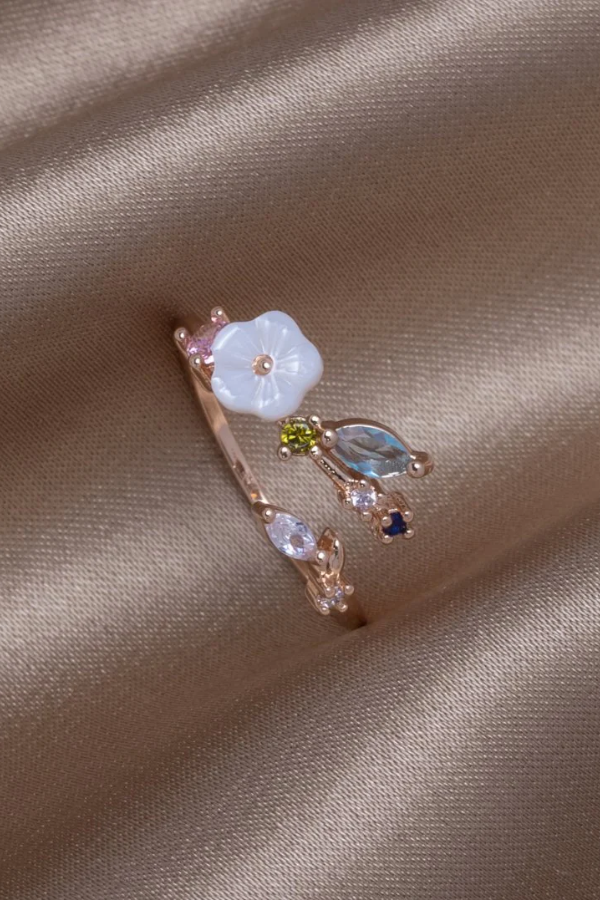 Kaia – Anello fiorito