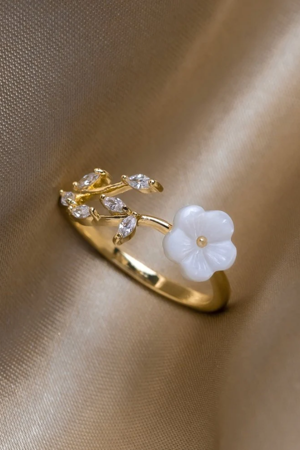 Kaia – Anello fiorito