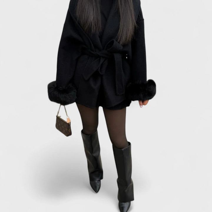 Antonella  – Cappotto elegante con dettagli in pelliccia ecologica