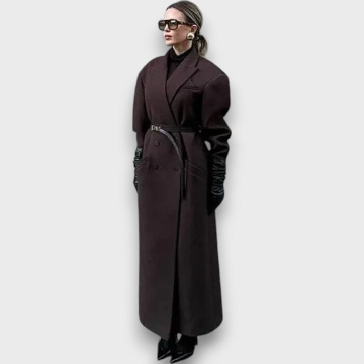 Oslaine – Cappotto in lana maximalista con silhouette maschile