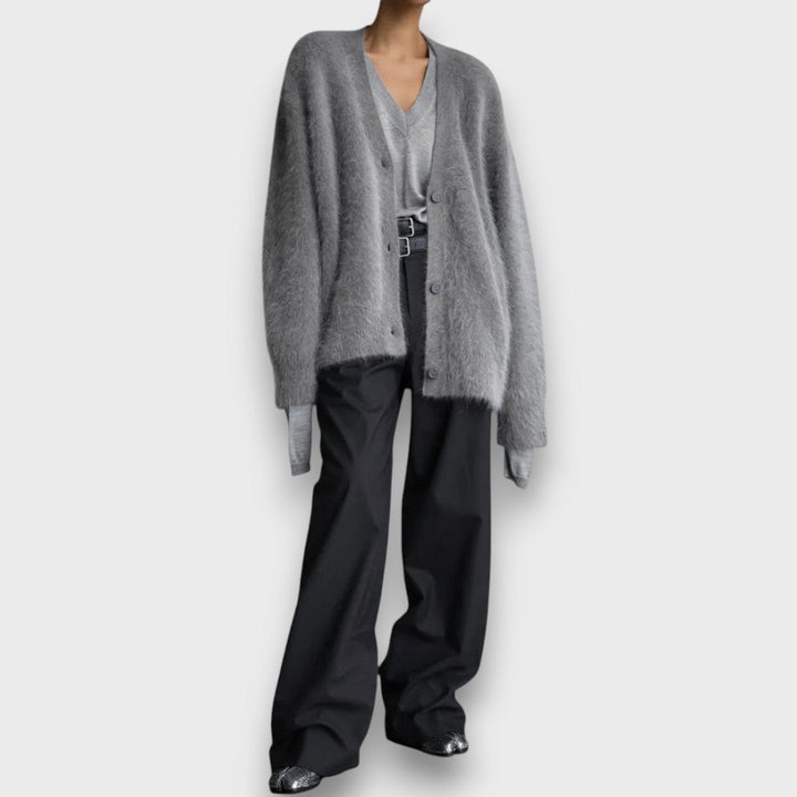 Laria – Cardigan morbido con taglio classico