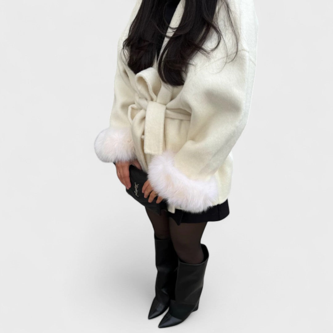 Antonella  – Cappotto elegante con dettagli in pelliccia ecologica