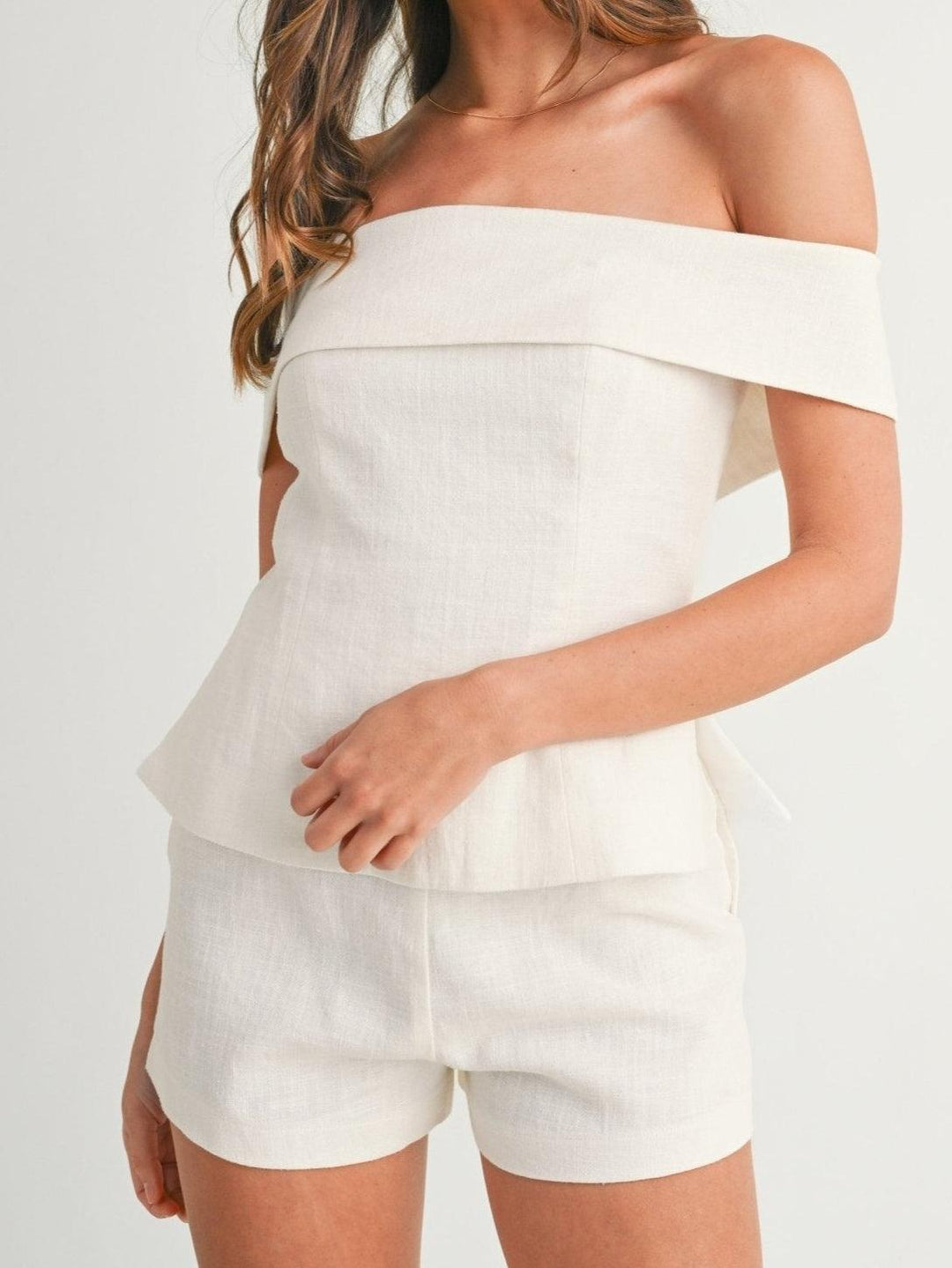 Clara – Completo due pezzi in cotone e lino bianco