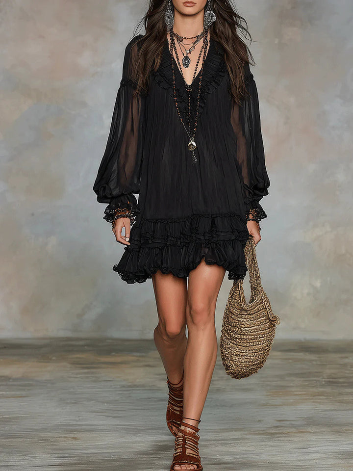 Isabella – Abito mini in chiffon nero con maniche a lanterna e rouches