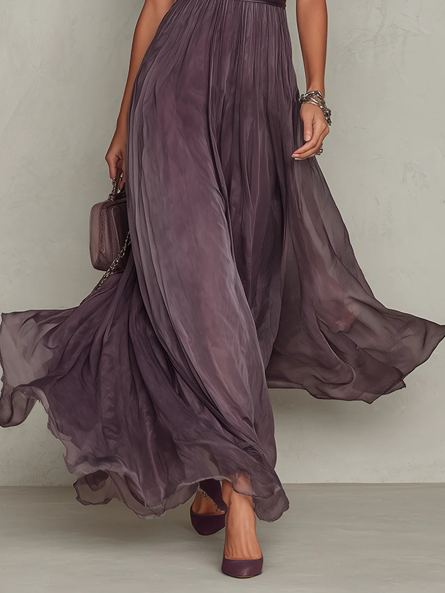 Flavia – Abito lungo viola con scollo a chiave e bordo in pizzo
