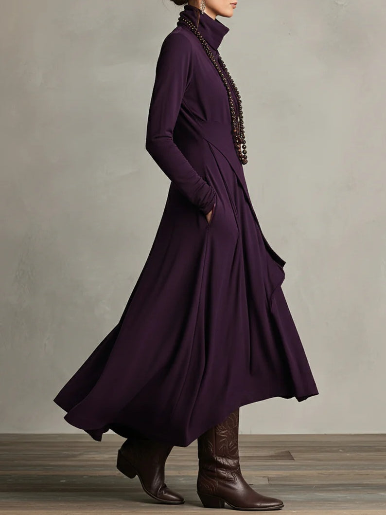 Sandra – Vestito maxi plissettato asimmetrico con collo alto viola