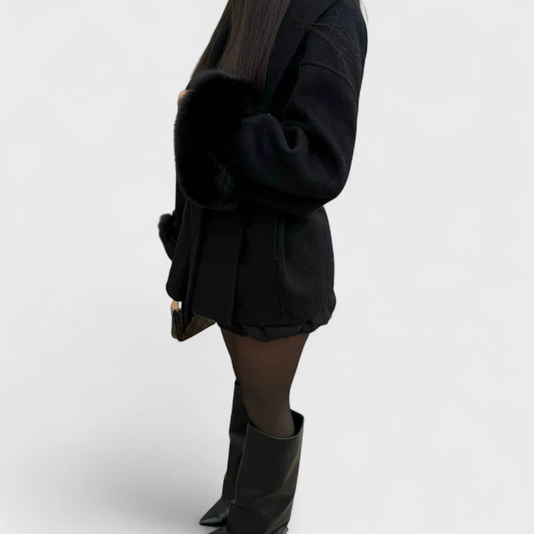 Antonella  – Cappotto elegante con dettagli in pelliccia ecologica